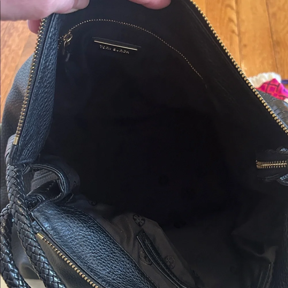 TORY BURCH TAYLOR Black Pebbled Leather Hobo Bag